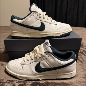 Nike Dunk Low athletics